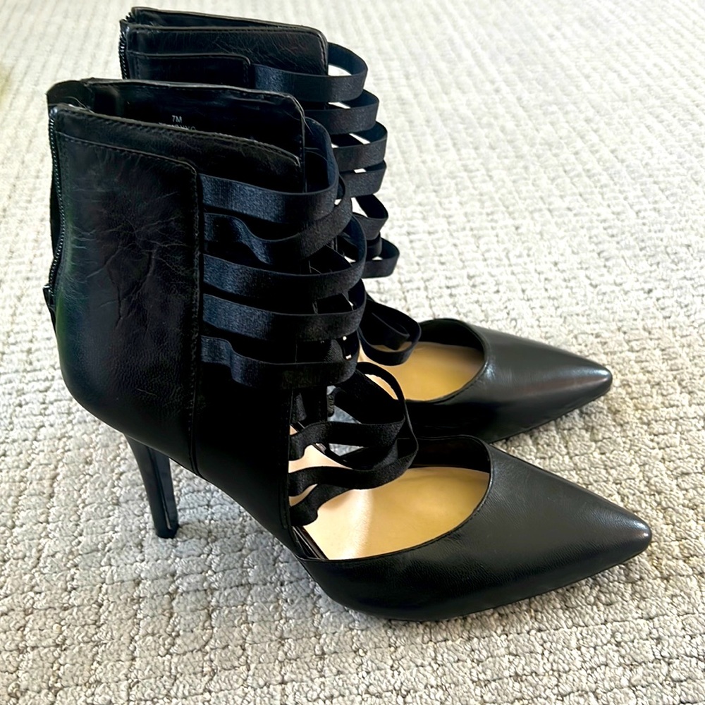 Nine West Strappy heel size 7
